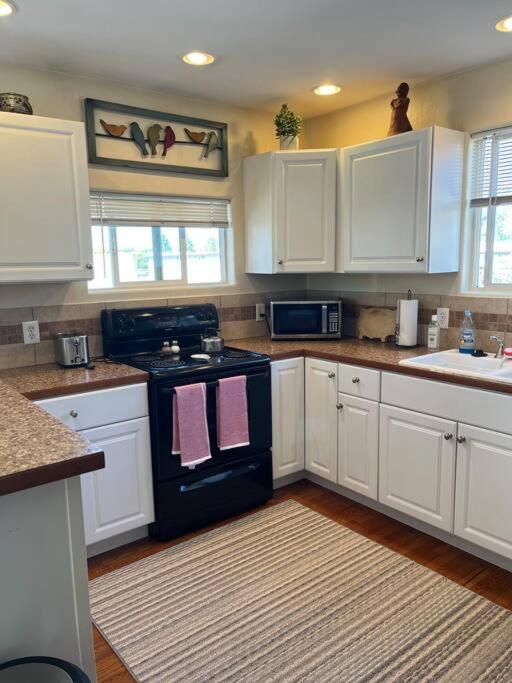 מונטרוז Cheerful Pet-Friendly Bungalow Right In Town מראה חיצוני תמונה